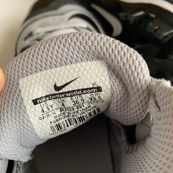 Like new Nike BSBL soccer cleats sneakers - Picture 8 of 8